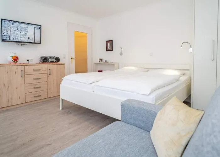 Carmen Sylva, App 30