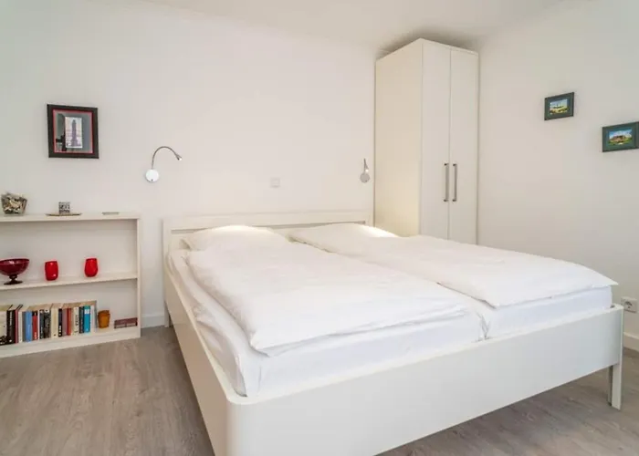 Carmen Sylva, App 30